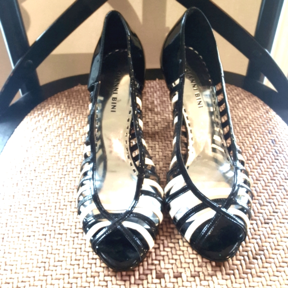 Gianni Bini Open Toe Heels - Picture 1 of 6